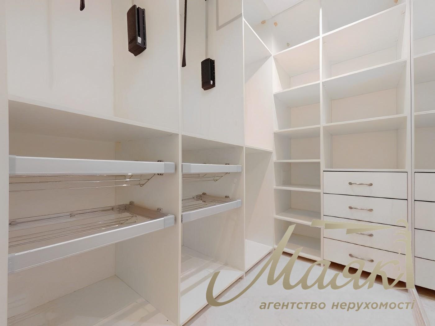 Rent of a 4-room apartment in an elite gated complex Lipskaya Bashnya, Pechersky district.