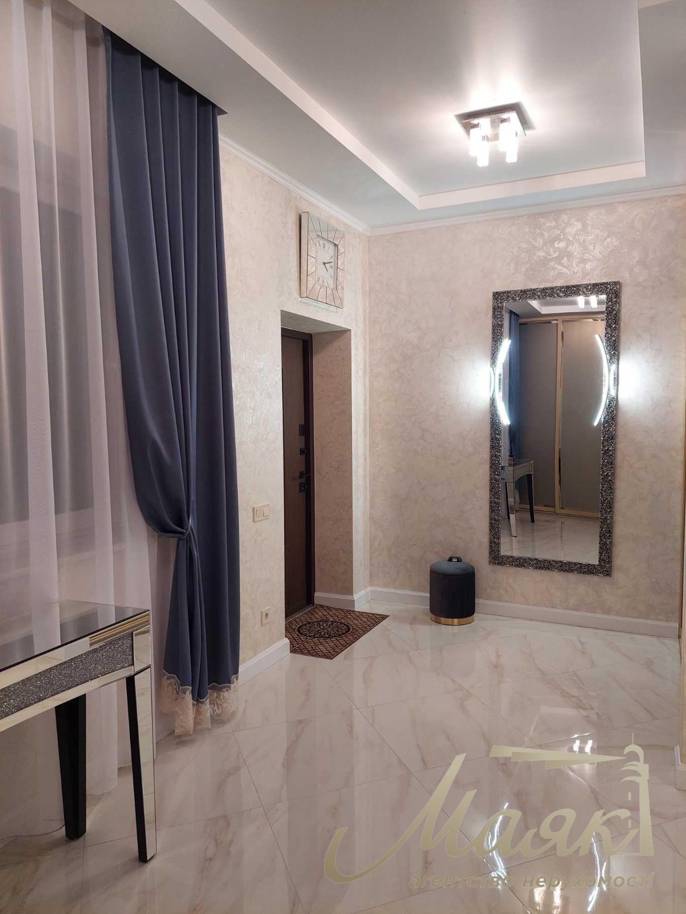 Оренда таунхауса 127м2 з терасою на даху