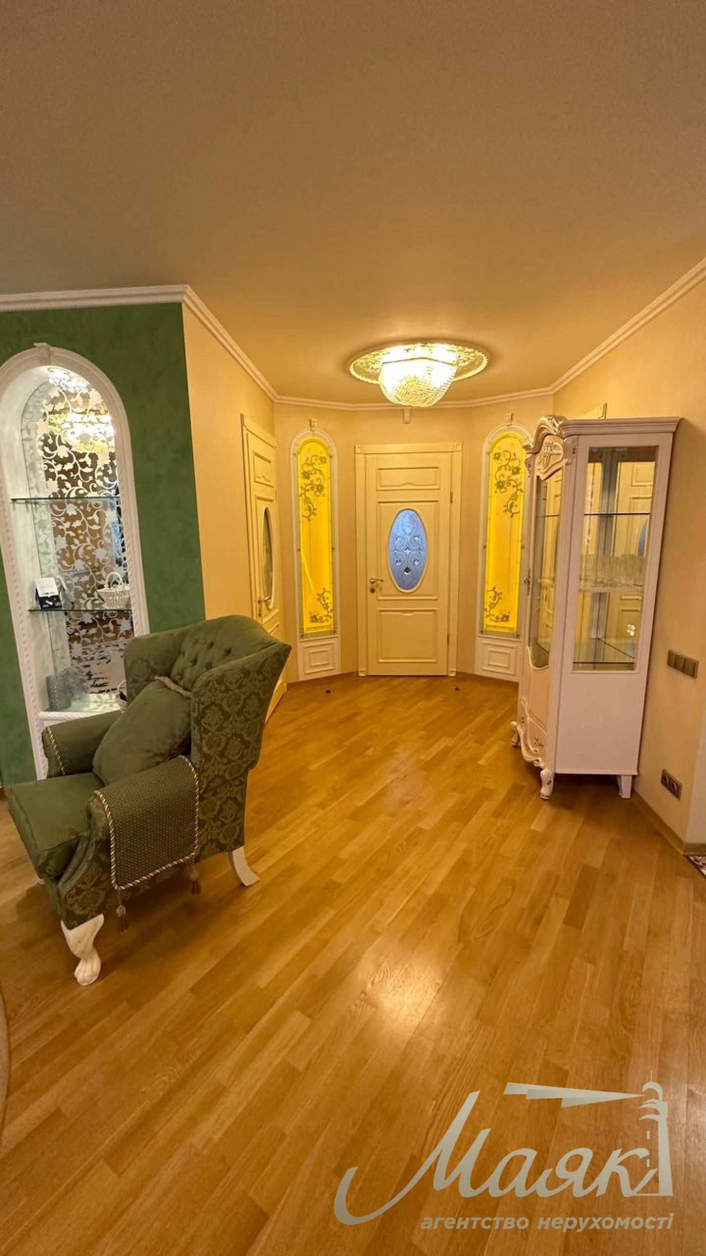 Rent 3-room apartment st. Shelkovichnaya, Lipki