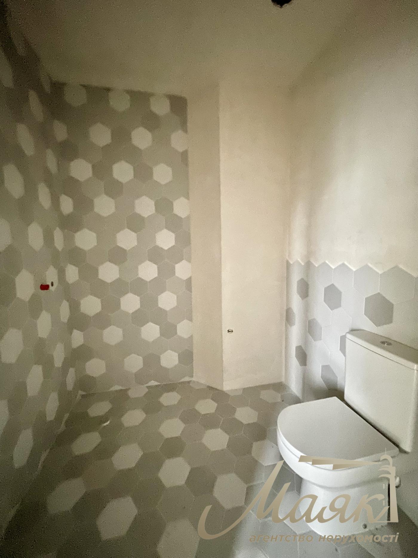 Продаж будинку з гаражем 365м2, ділянка 15 соток у КМ "ОБРІЙ - К" вул. Центральна, у с. Козин,