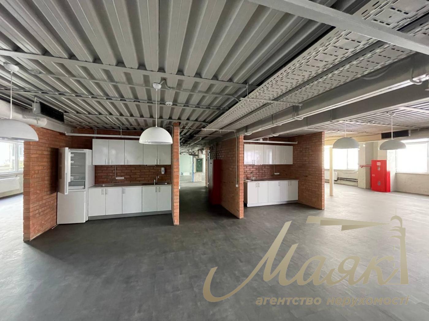 Аренда офисного помещения 1712м2 возле м. Политехнический институт