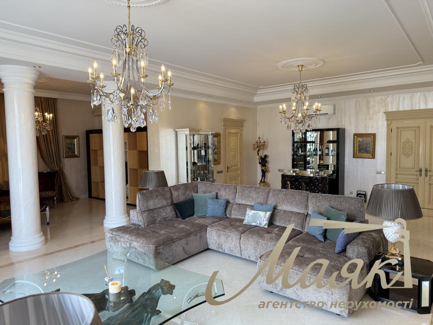 Аренда видовой 3к квартиры 245 кв. м на ул. Паторжинского 14, Центр, Шевченковский район