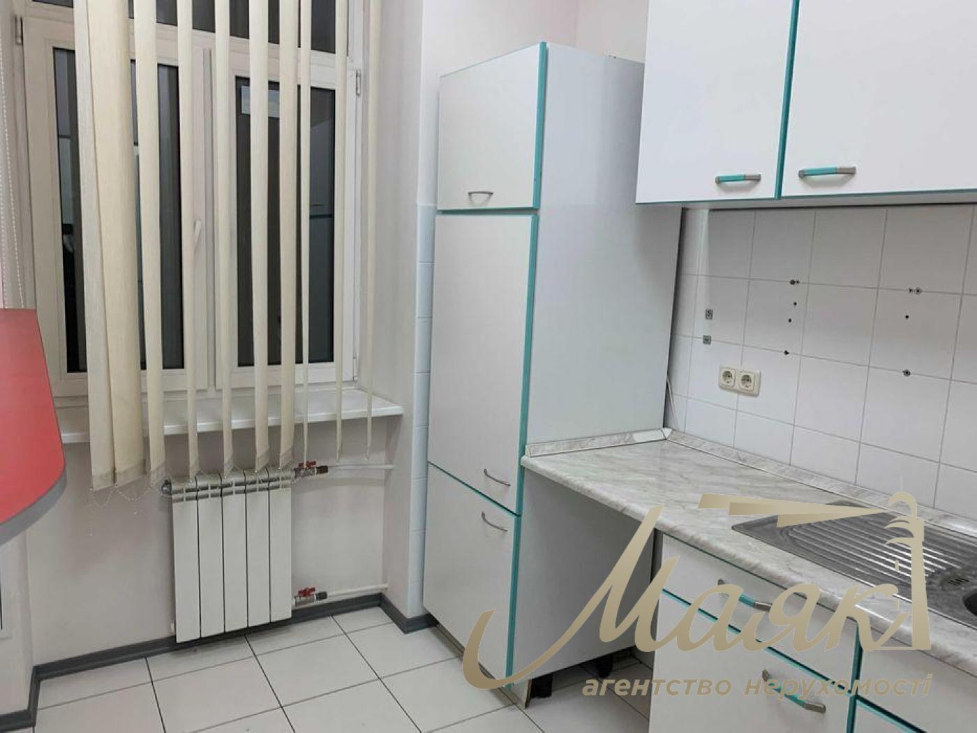 Продаж офісного приміщення 70 м.кв., Золоті Ворота, вул. Інститутська