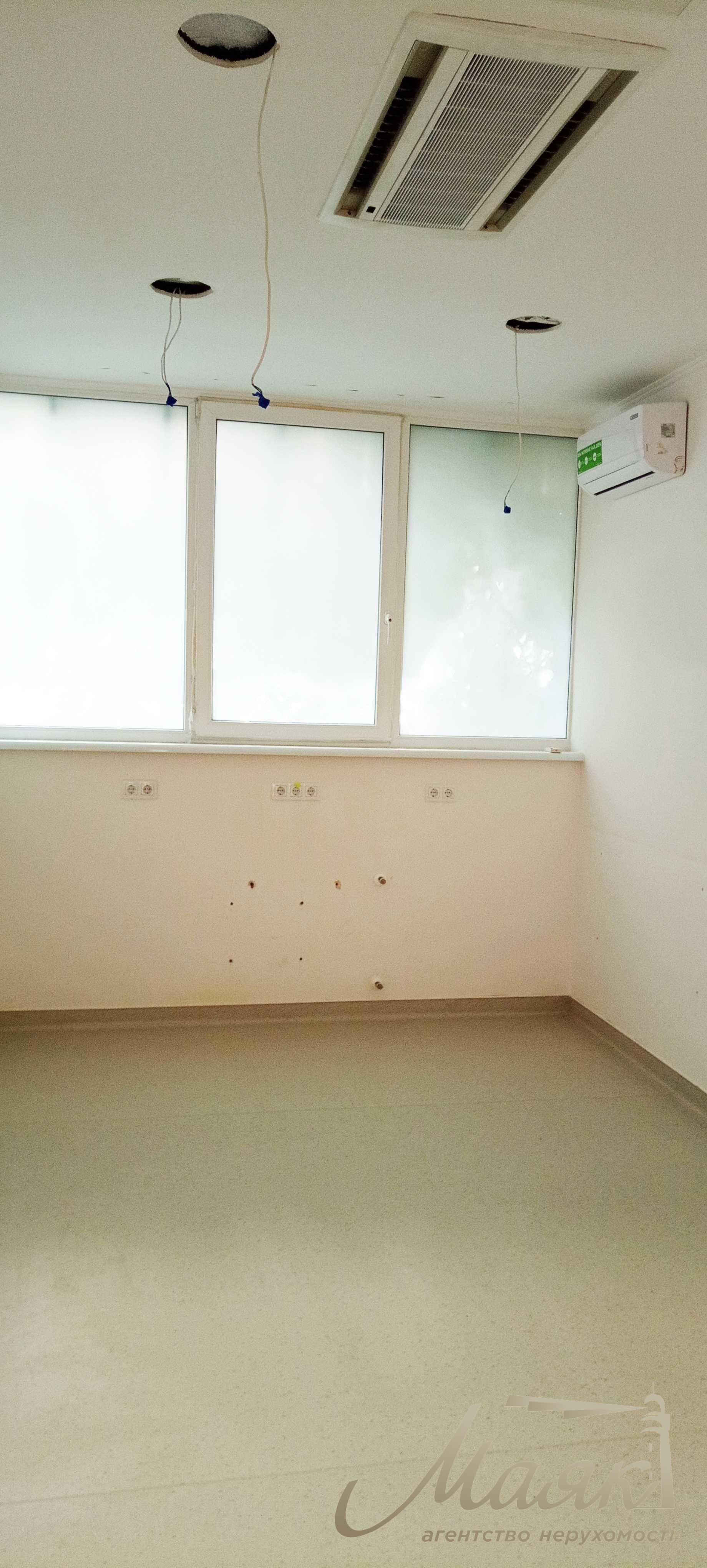 Оренда комерційного приміщення по вул.Назарівська 7-Б, Університет.