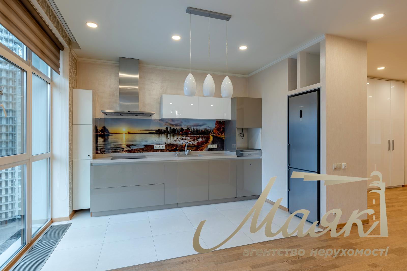 Продаж 4-кімнатної квартири в ЖК "Новопечерські Липки" Адреса: вул. О. Верхогляда (Драгомирова), 16, Печерський район.