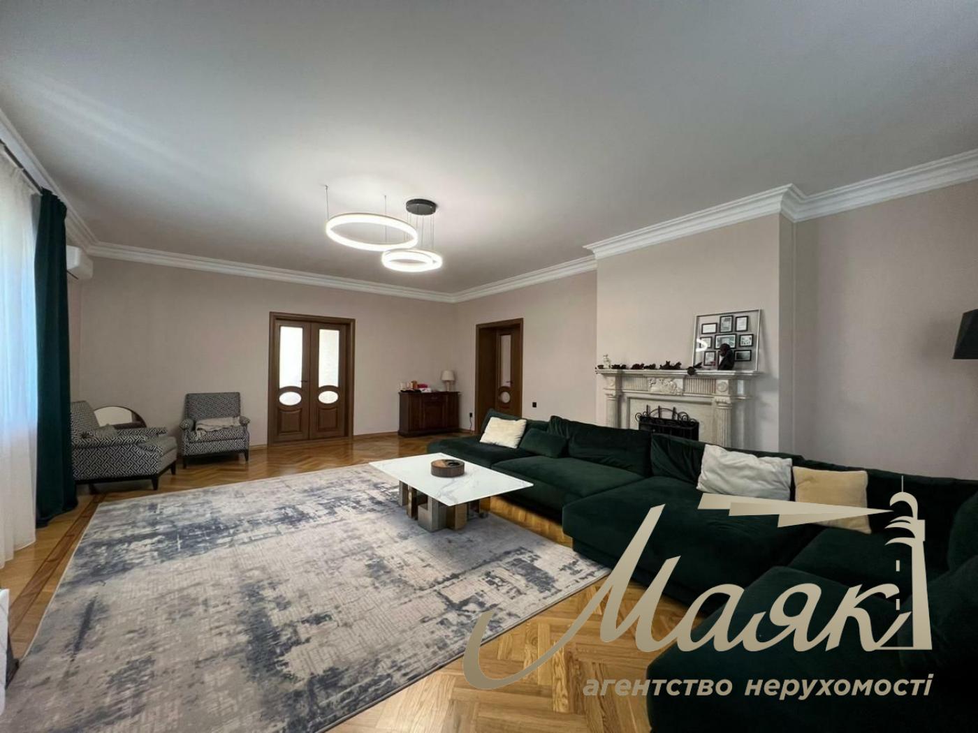 Продаж будинку в Золотих Воротах з виходом на річку. с. Козин