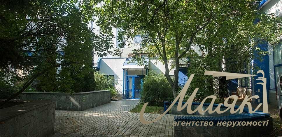 Аренда офисного помещения 636 м2 в БЦ, метро Голосеевская