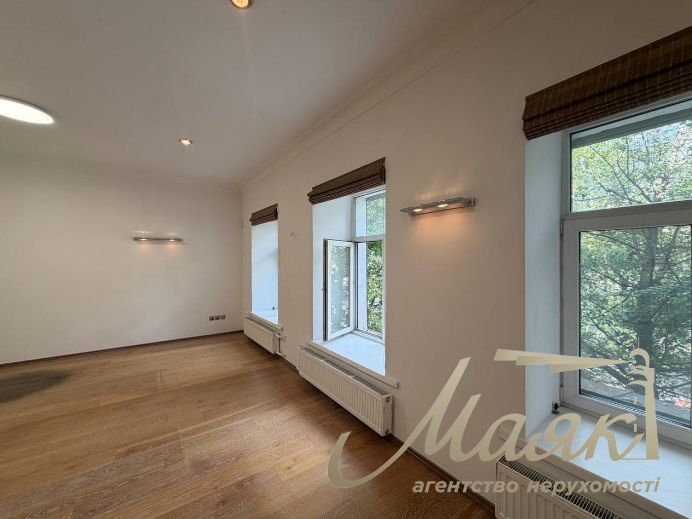 90-square-meter office for rent at 16 Lyuteranskaya St., Lipki, Khreshchatyk.