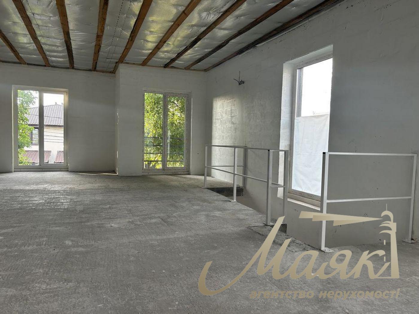 Продаж 2-х поверхового будинку 160 кв.м. Дарницький район. Біля метро і річки.