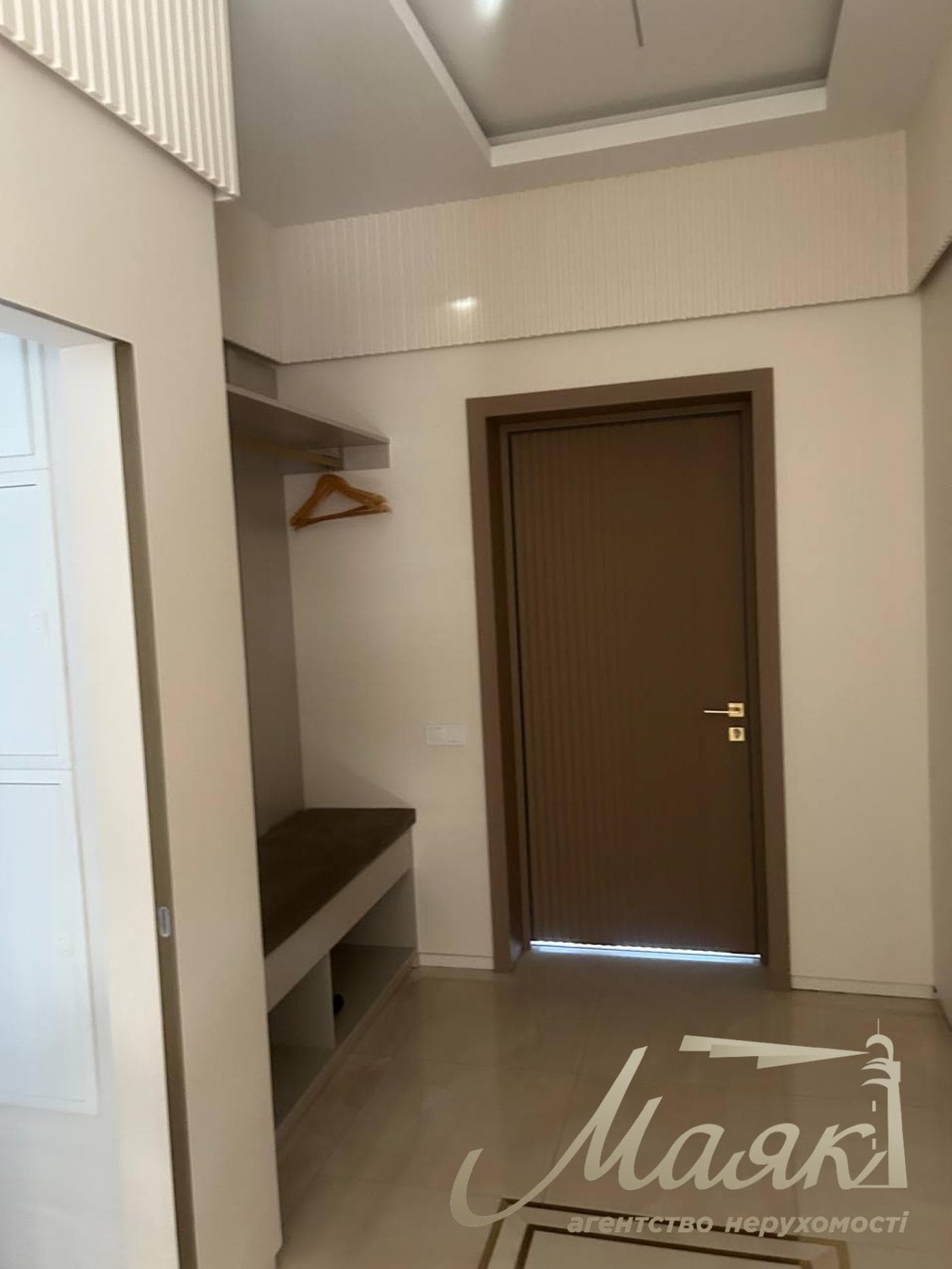 Продаж двоповерхового будинку 274м2 у Лісниках поруч з Equides Club