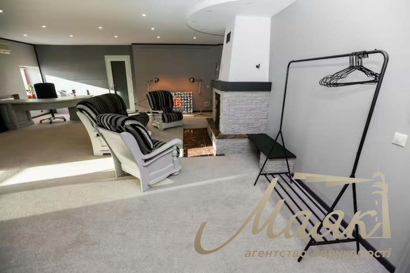 Office premises for rent 105 m2, Solormen district, Klinicheskaya str.