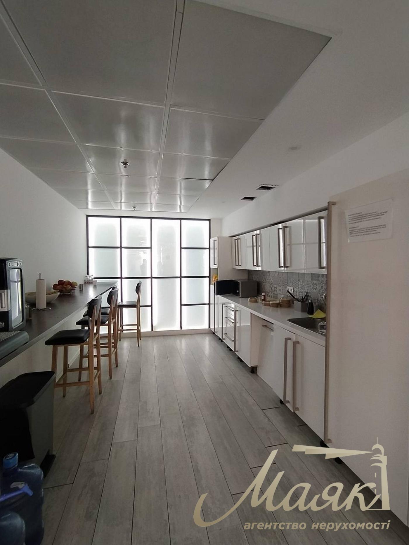 Rent duplex office 580 sq.m. in BC Leonardo on Bogdan Khmelnitsky str. 19/21