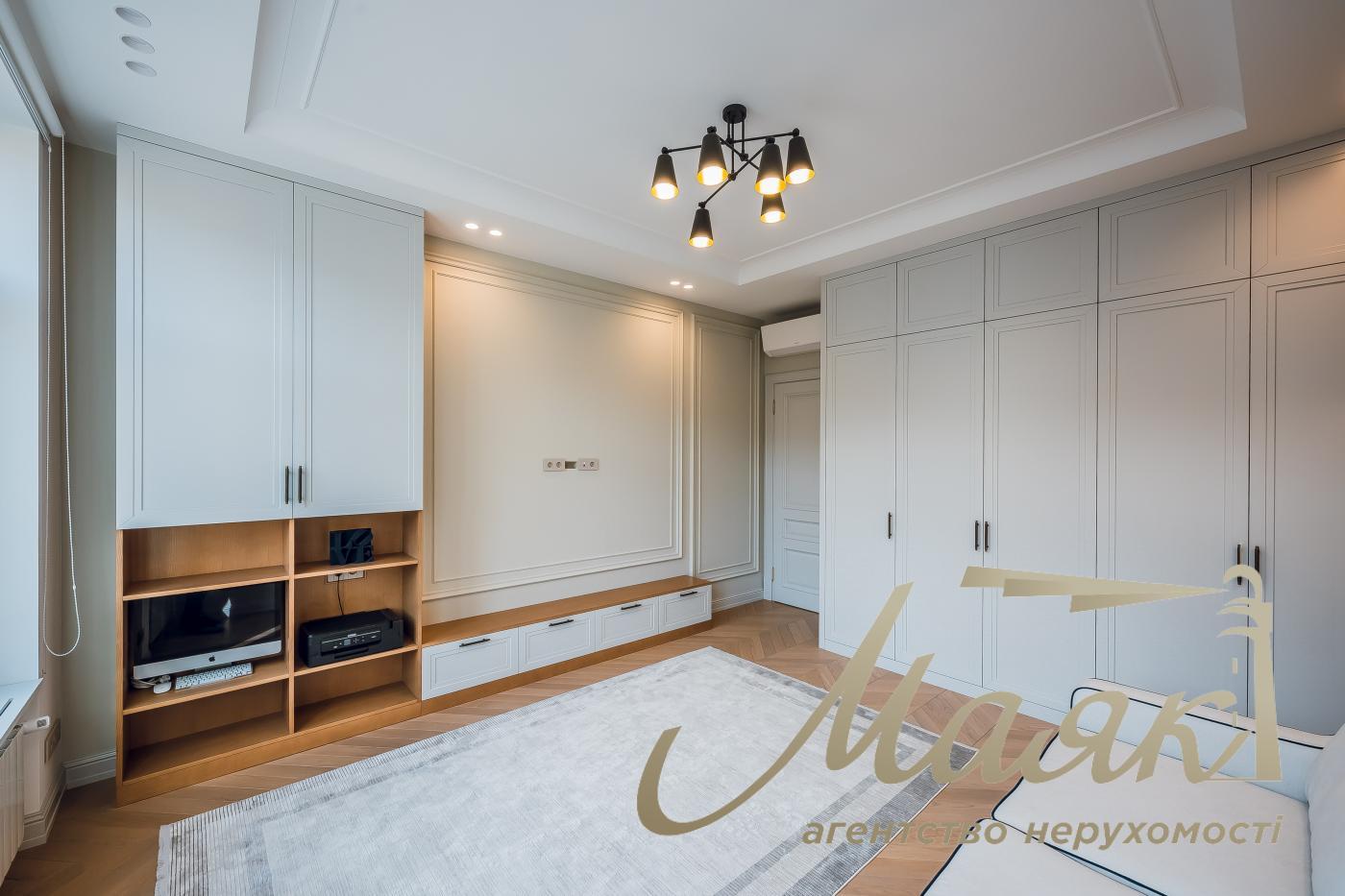 Продаж 3к квартири 99 м2, вул. Дегтярна 18, Воздвиженка. Дігтярна 18, Воздвиженка, Київ