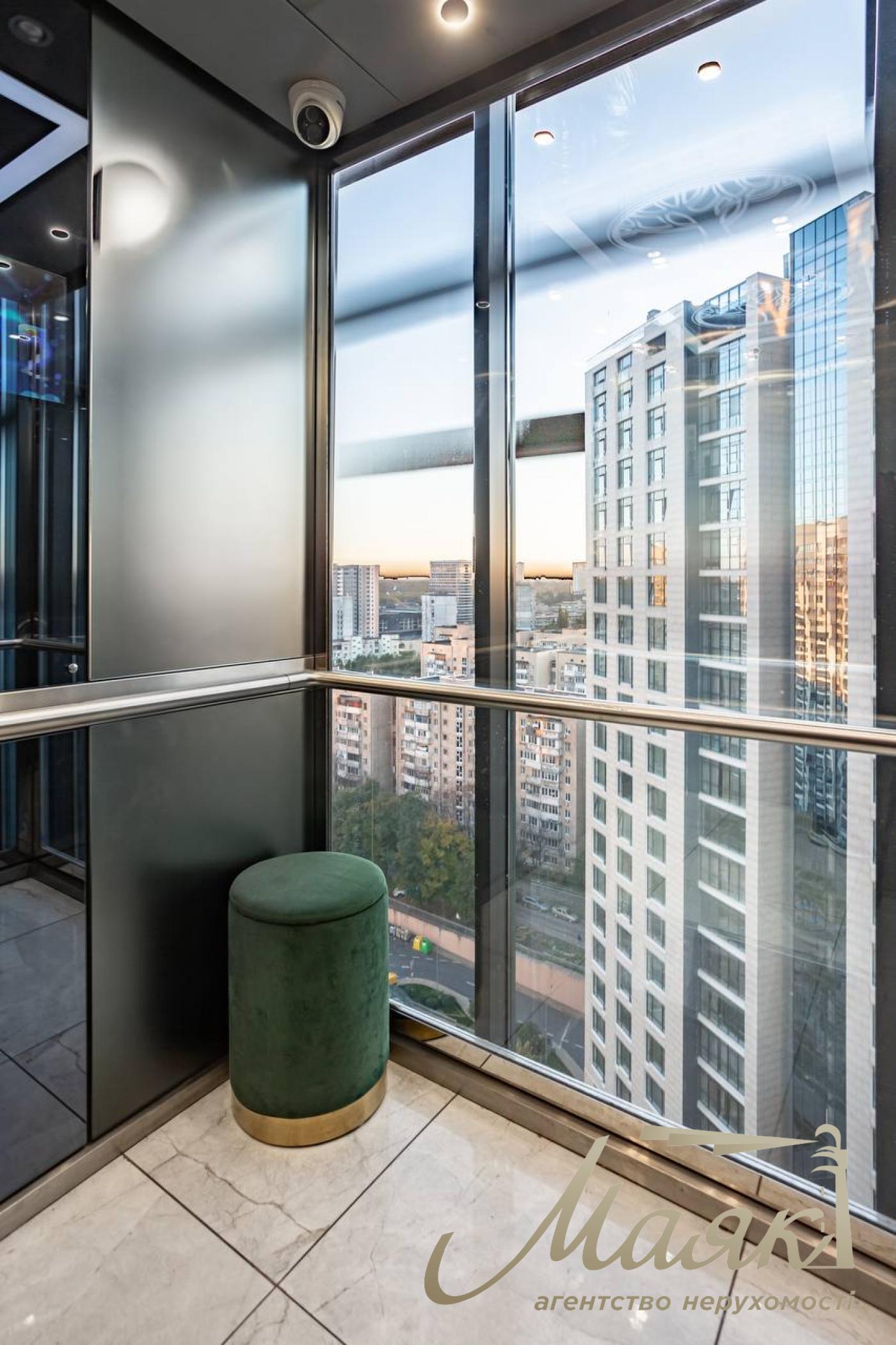 Продаж пентхауса 195 м² з терасою та дизайнерським ремонтом у ЖК Park Avenue VIP, Київ