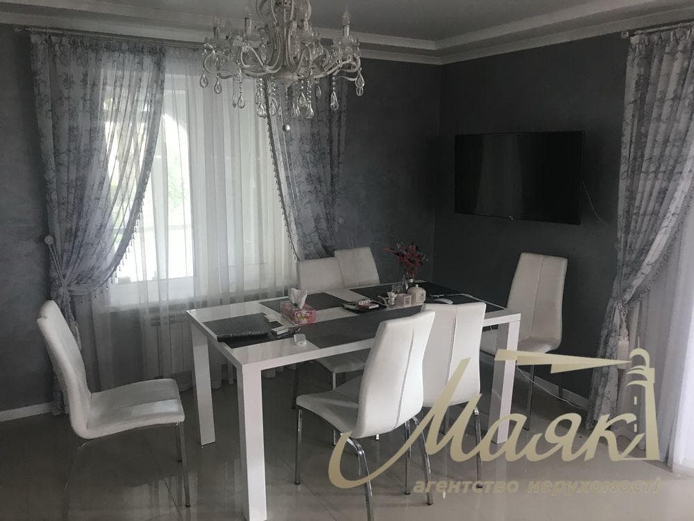 Оренда авторського будинку площею 400 м² з більярдною, зимовим садом та гаражем на 2 автомобілі в с. Підгорці, Обухівський напрямок, Київська область
