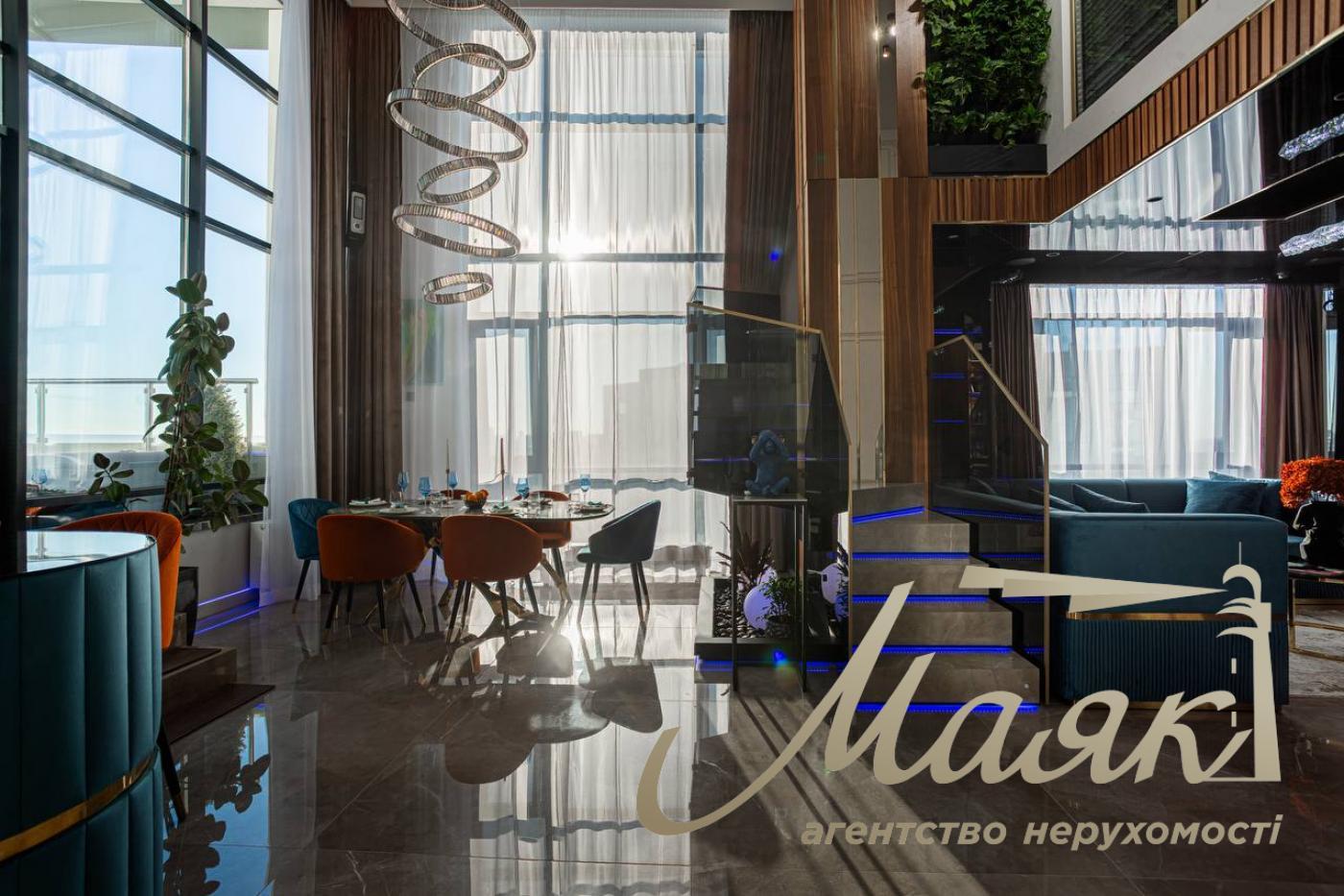 Продаж пентхауса 195 м² з терасою та дизайнерським ремонтом у ЖК Park Avenue VIP, Київ
