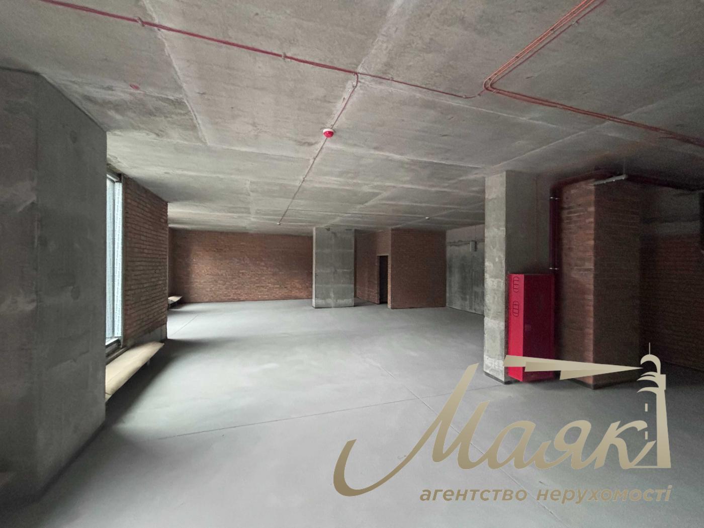 Оренда фасадного приміщення 155м2 у ЖК TRIIINITY, вул. Барбюса Анрі