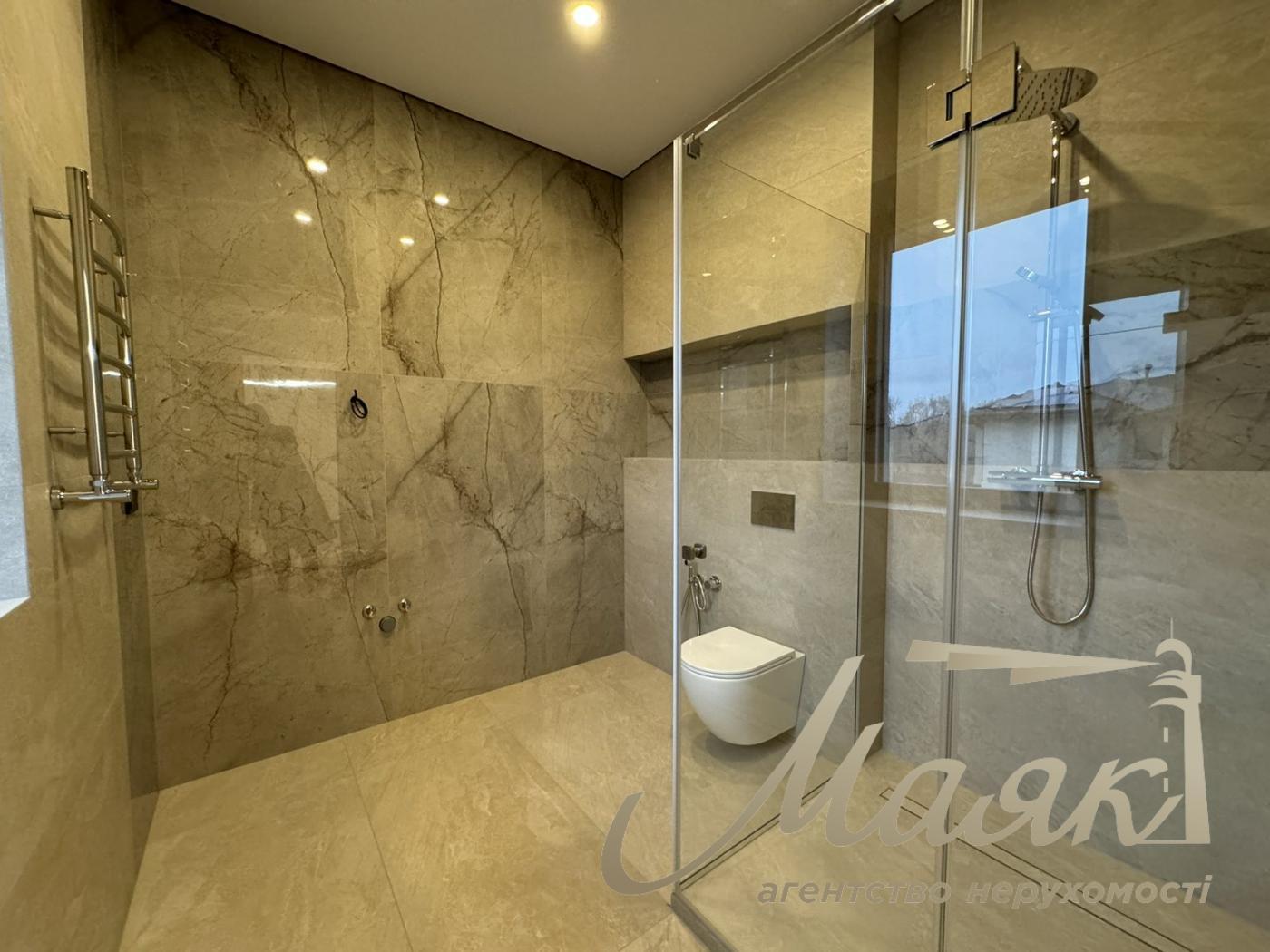 Продажа дома 286 м2  в с.Ходосовка КГ ВИТАГРАД