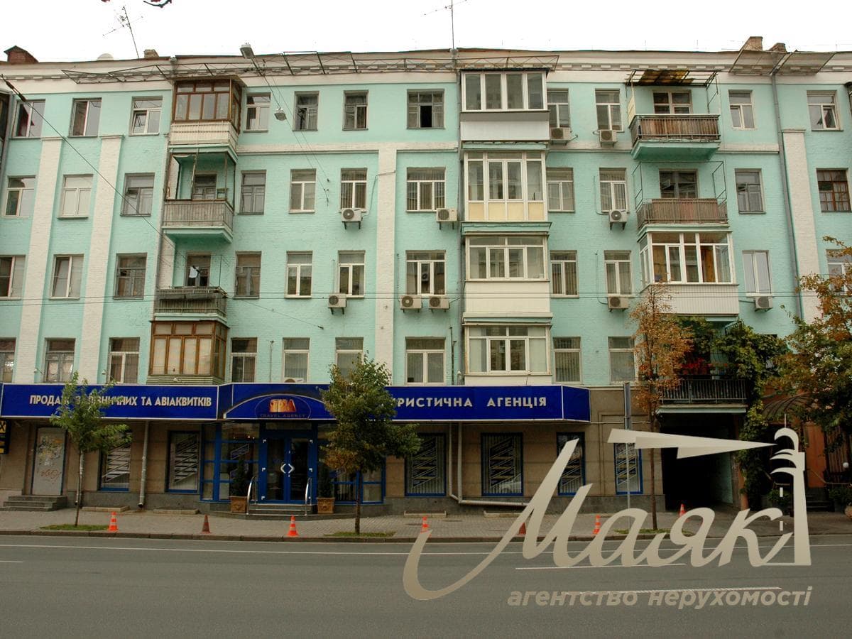 Оренда фасадного приміщення площею 165 м² на вул. Саксаганського, 42, Центр
