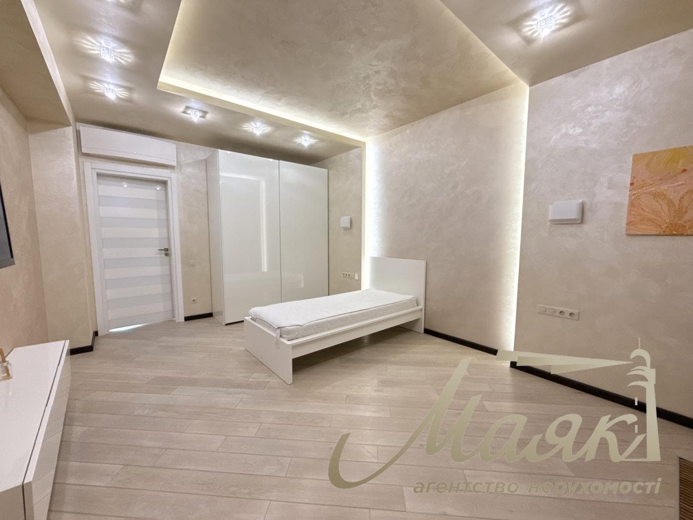 Продаж 3-кімнатної квартири площею 121 м² у ЖК «Новопечерські Липки», вул. Андрія Верхогляда (Михайла Драгомирова), 3, Печерськ