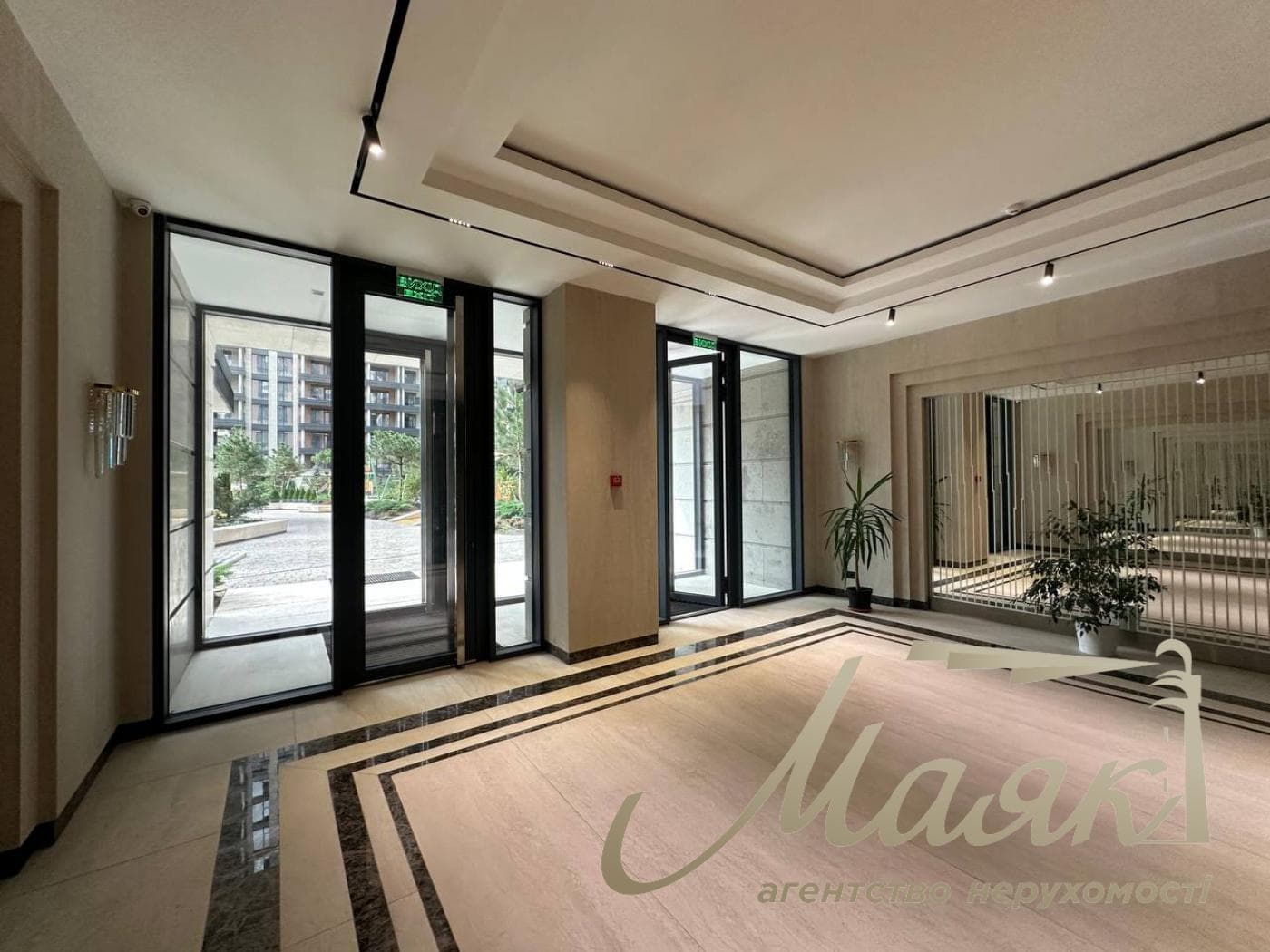 Аренда автономного офиса 962,1 м², ул. Антоновича, 118, Центр.