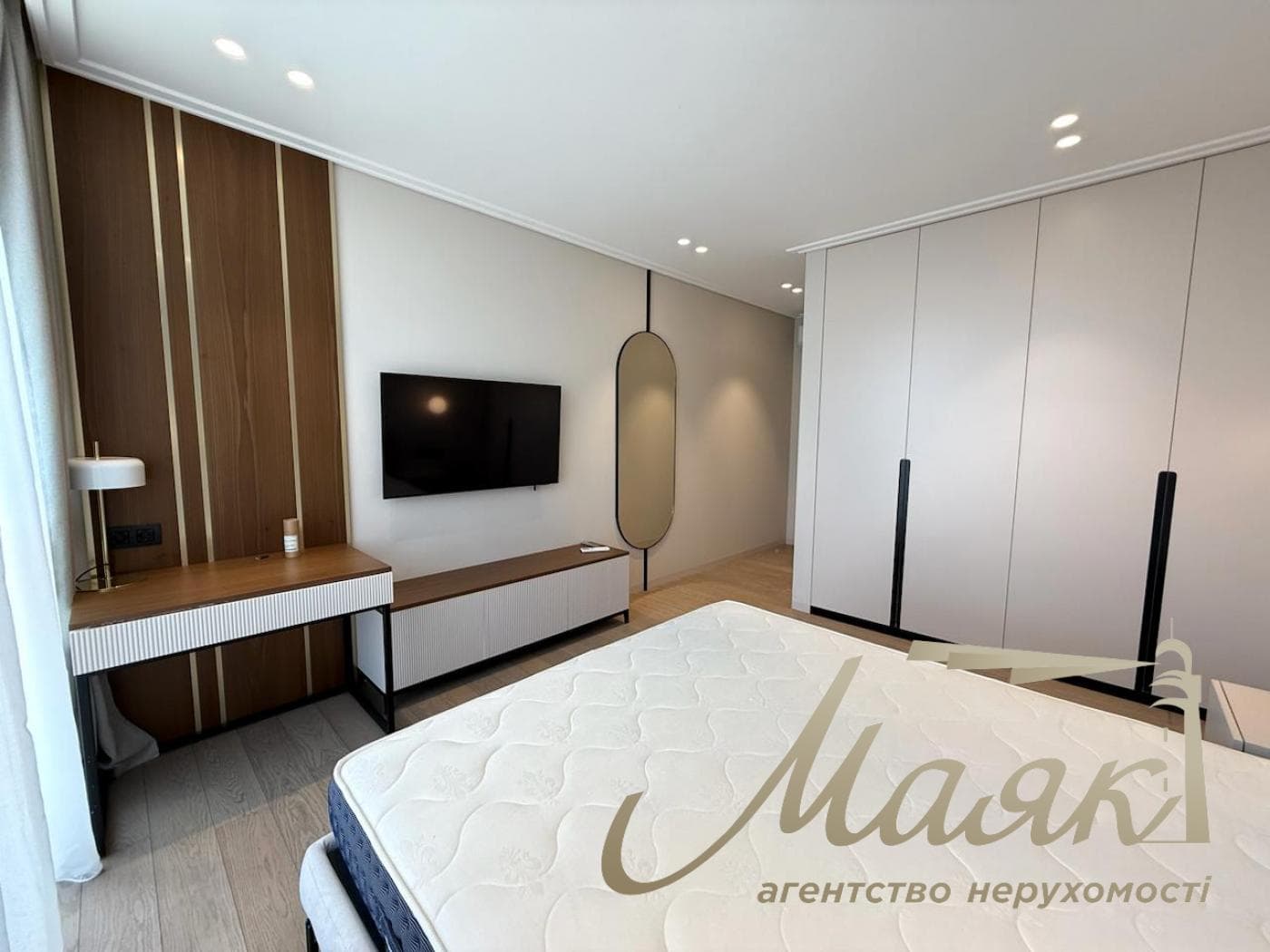 3-room apartment for rent in the "French Quarter 2" residential complex, 3a McCain Street, Pechersk