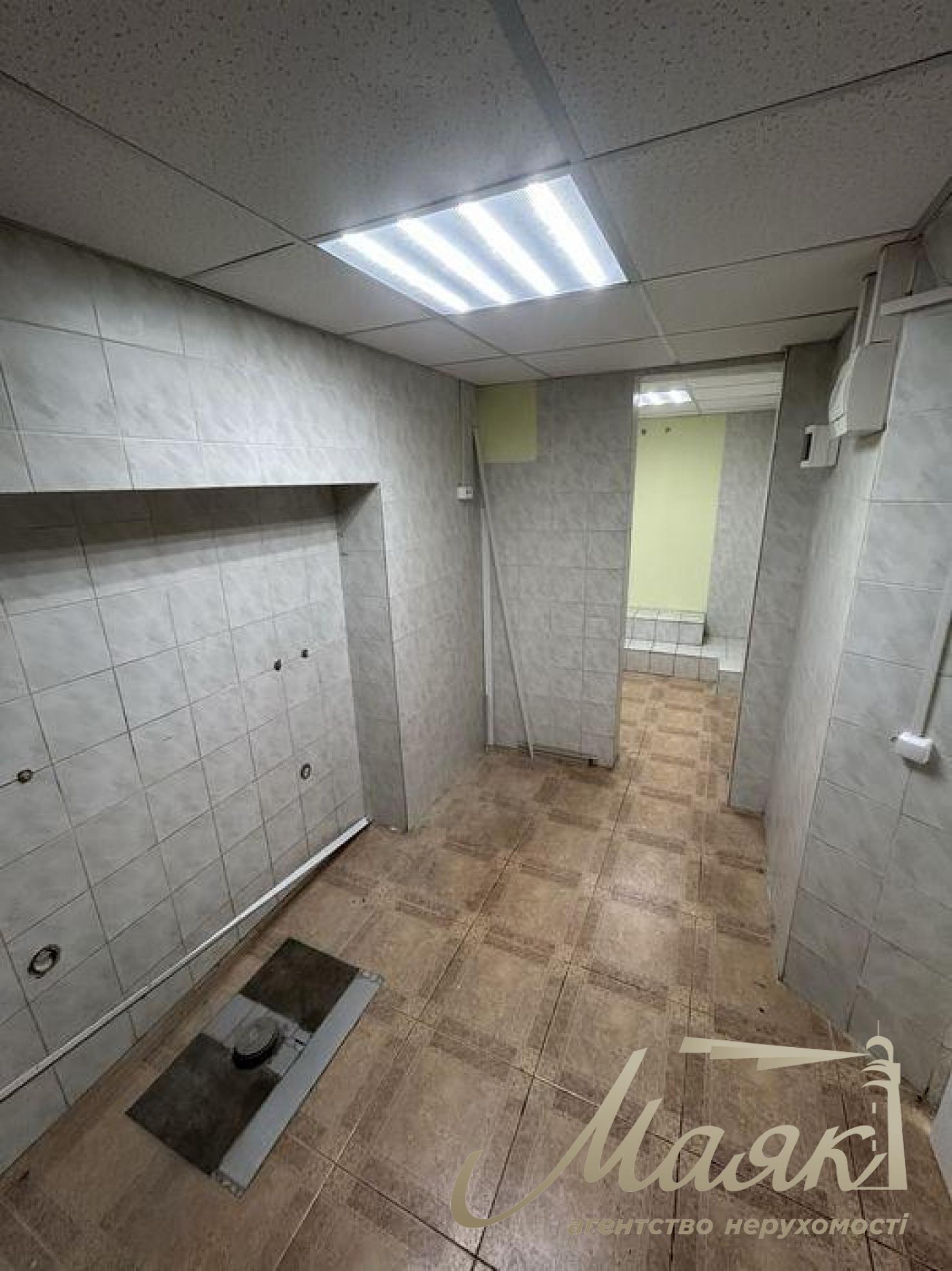 Оренда фасадного приміщення бул. Міхновського, Печерськ