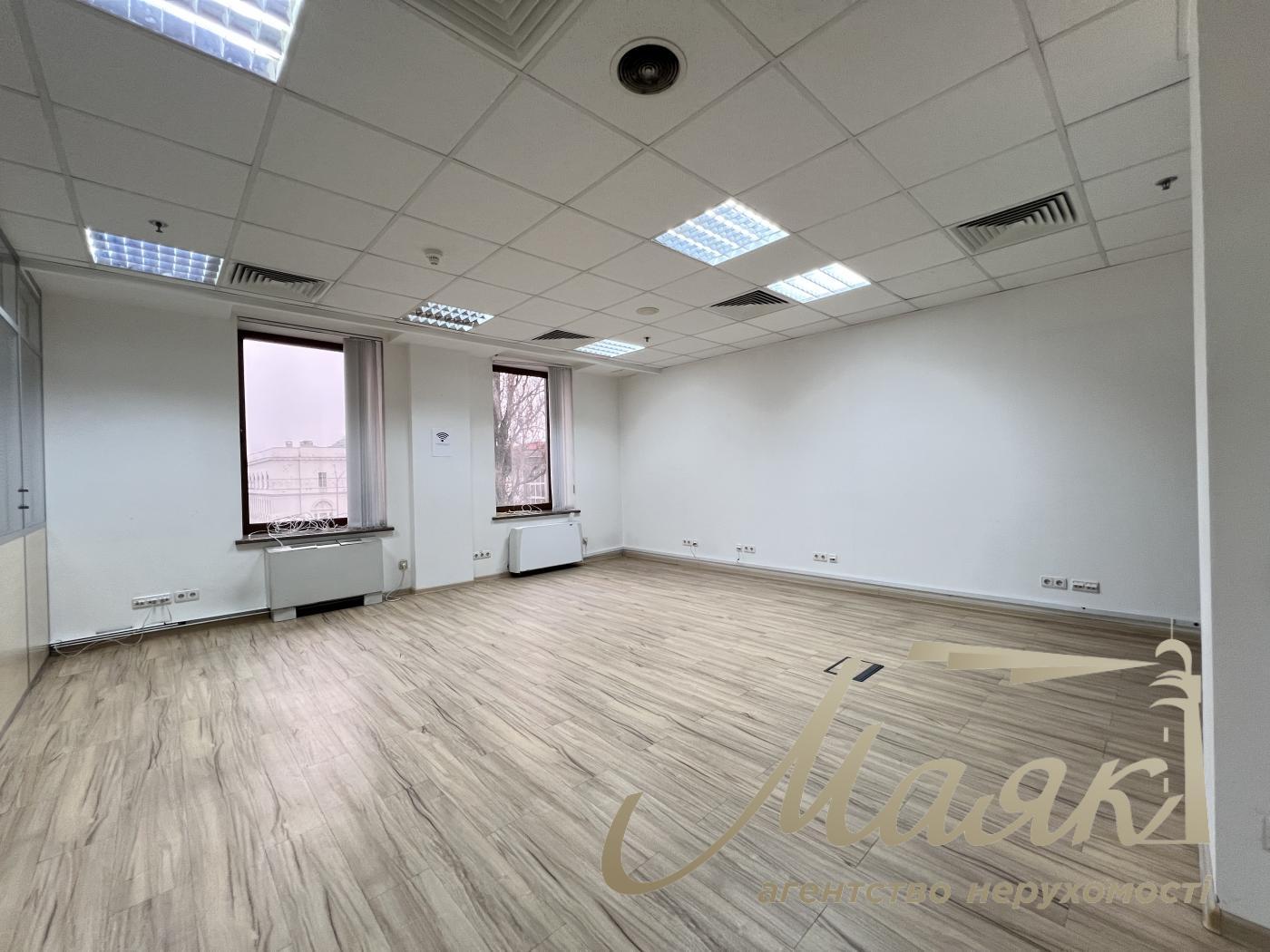 Оренда офісу 285 кв.м. в БЦ Леонардо вул.Богдана Хмельницького 52/17