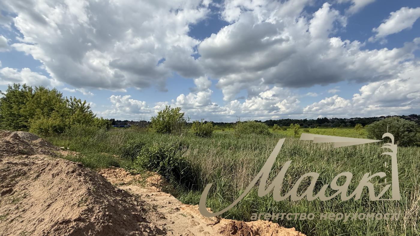 For sale / Land for ind. construction under cottage town Vita-pochtovaya / Yurovka