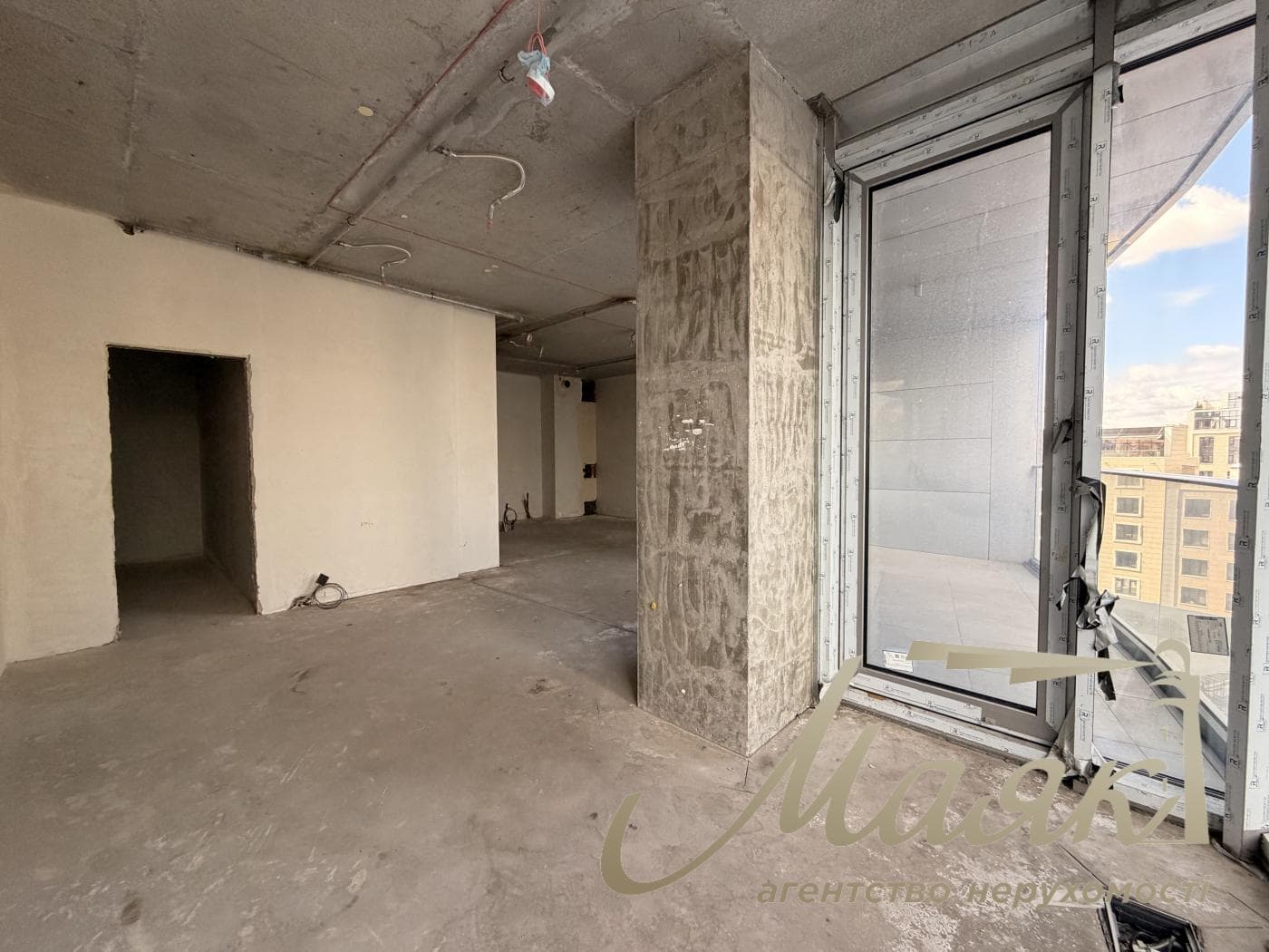 Commercial Space for Sale in the Taryan Towers Residential Complex, John Paul II Street