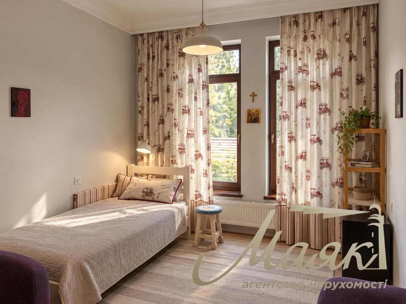 Оренда автономного будинку в с. Романків, 500 м², 3 поверхи, гараж, повна автономність, Київська область, Обухівський напрямок.