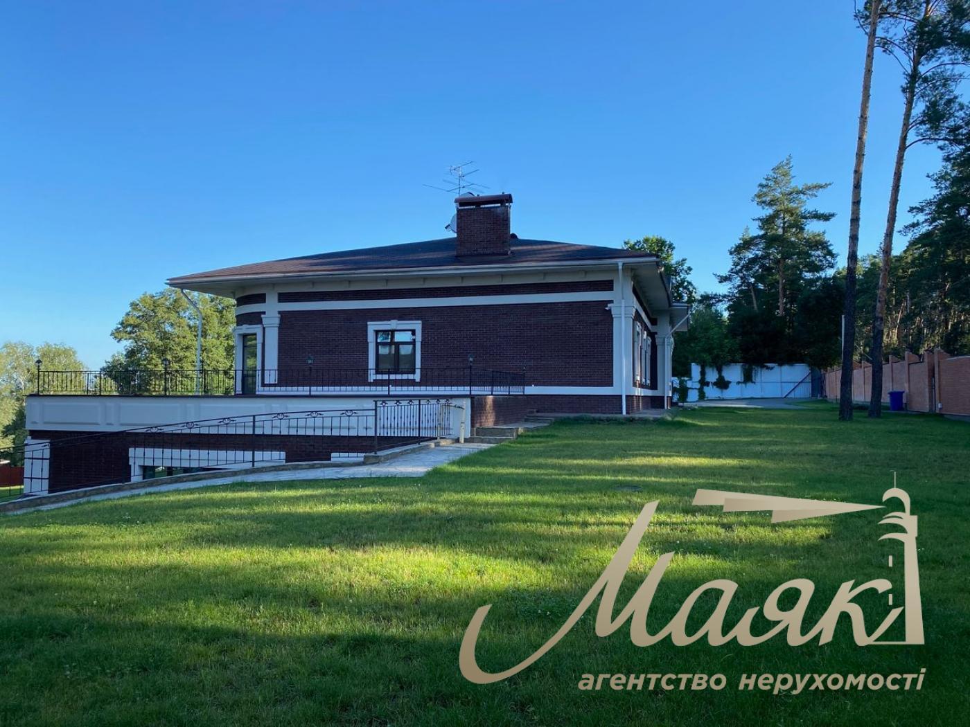 House for sale 1000 m2 Gostomel