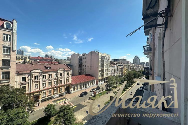 Аренда 3к. квартиры, ул. Антоновича (Горького), 4/6, Центр