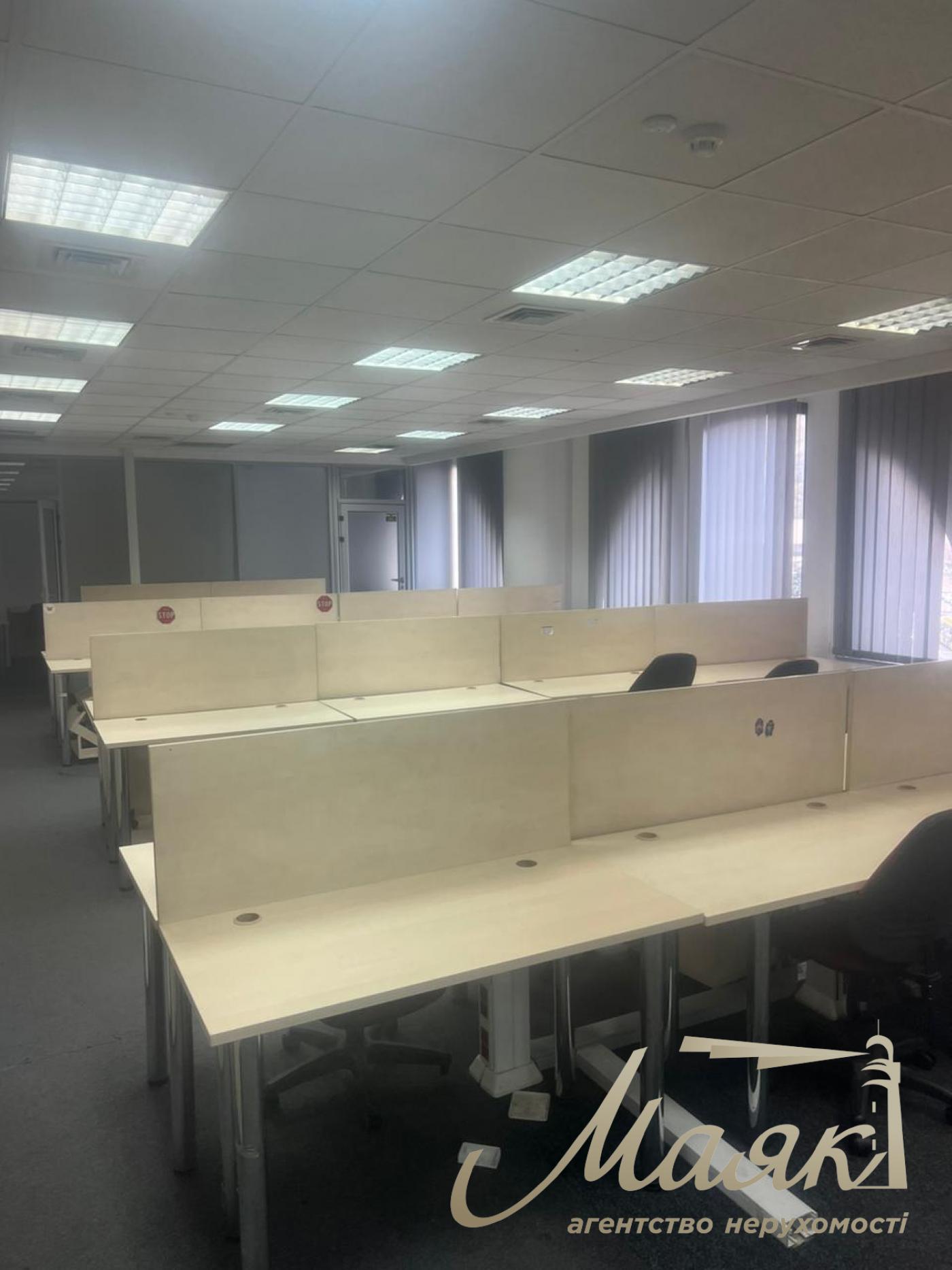Аренда офисного помещения 320м2 возле метро Университет