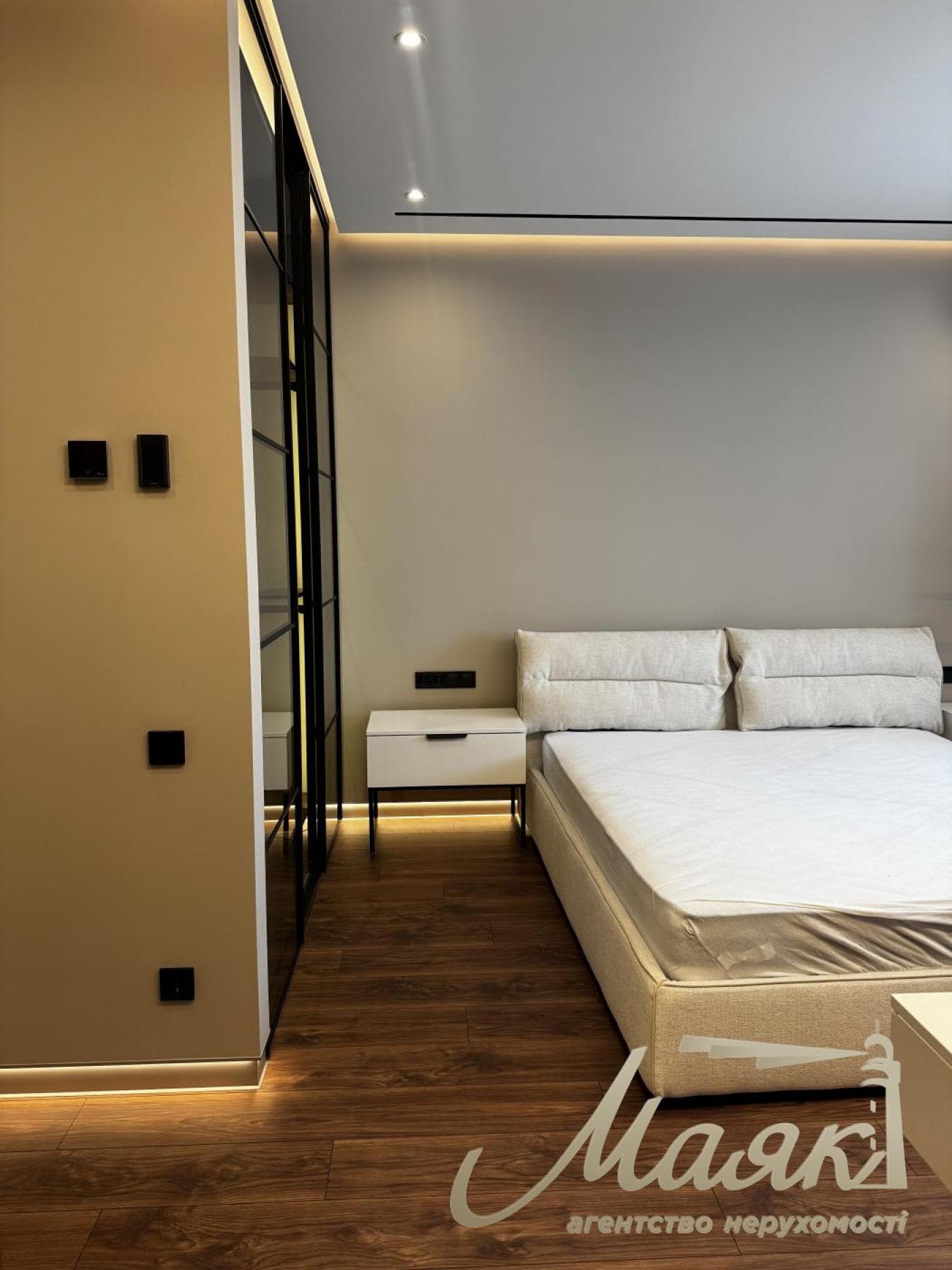 Rent 3 bedroom apartment in LCDDelmar, 90m, Pechersk