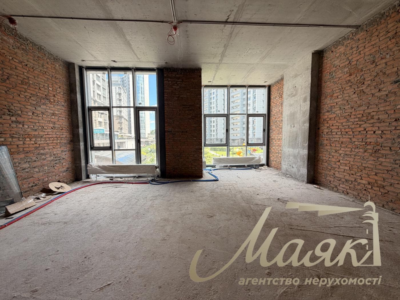 Rent a front commercial premises Residential Complex Novopecherskie Lipki, Verkhoglyada str.
