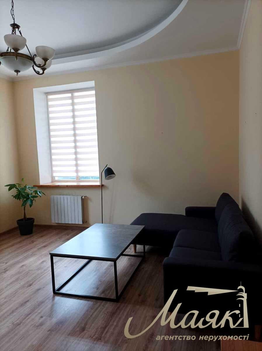 Оренда будинку площею 170 м² за адресою вул. Всеволода Петрива, 7, 5 хв пішки від станції метро «Нивки»