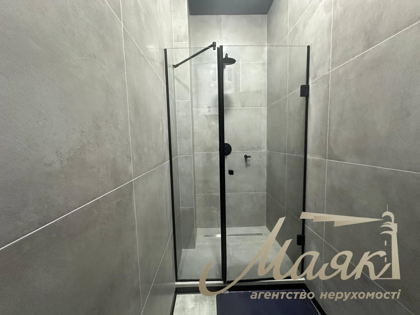 1,132 m² Office Space for Rent in the Business Center at 18/7 Almazova Street, Pechersk
