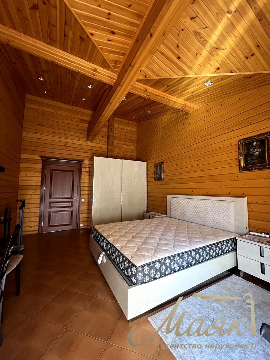 Оренда 1-поверхового будинку 236м2 в с. Лісники, Новообухівський напрямок, Київська область.