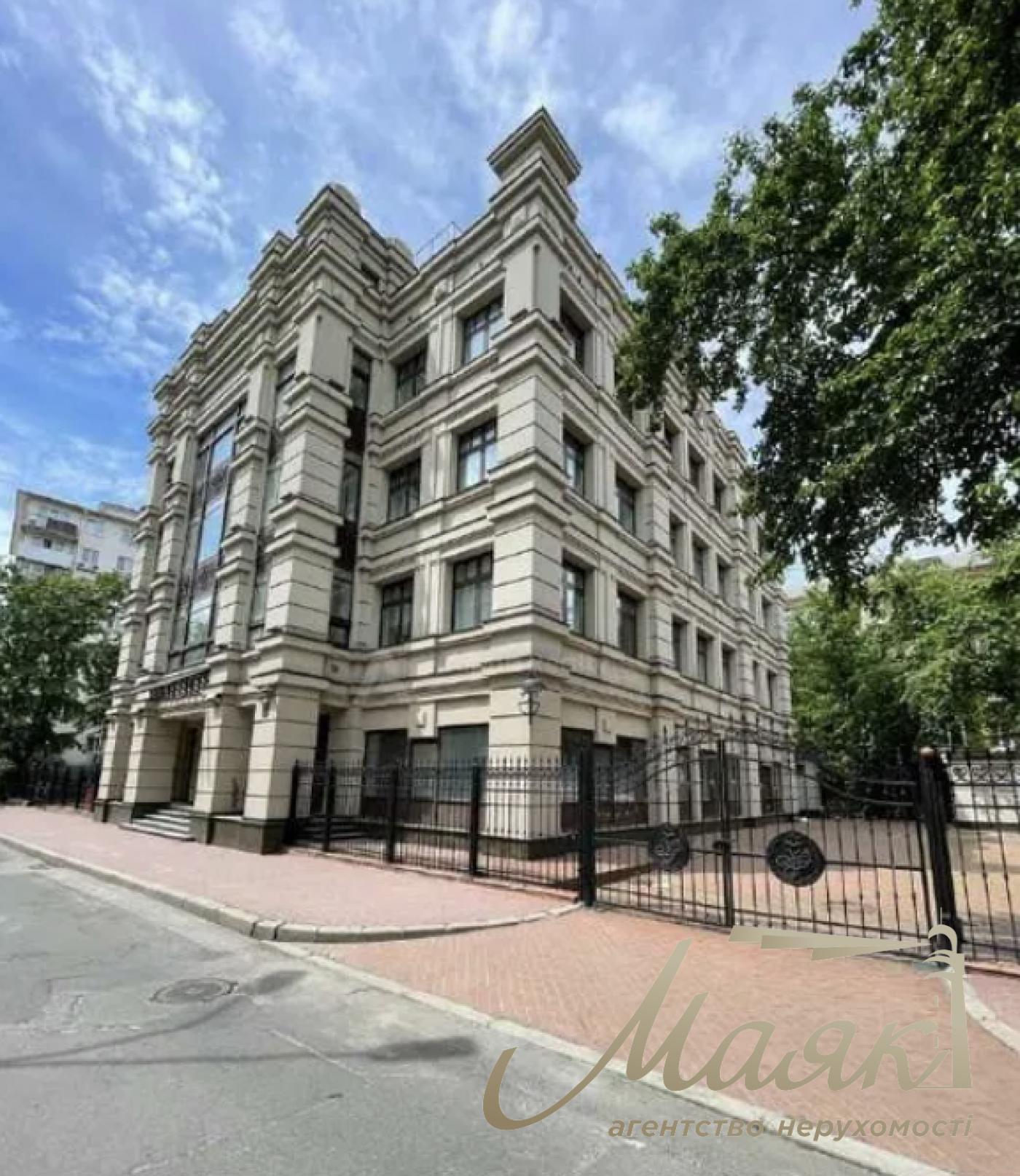Rent of a building on Pechersk, Nemirovich Danchenko St.