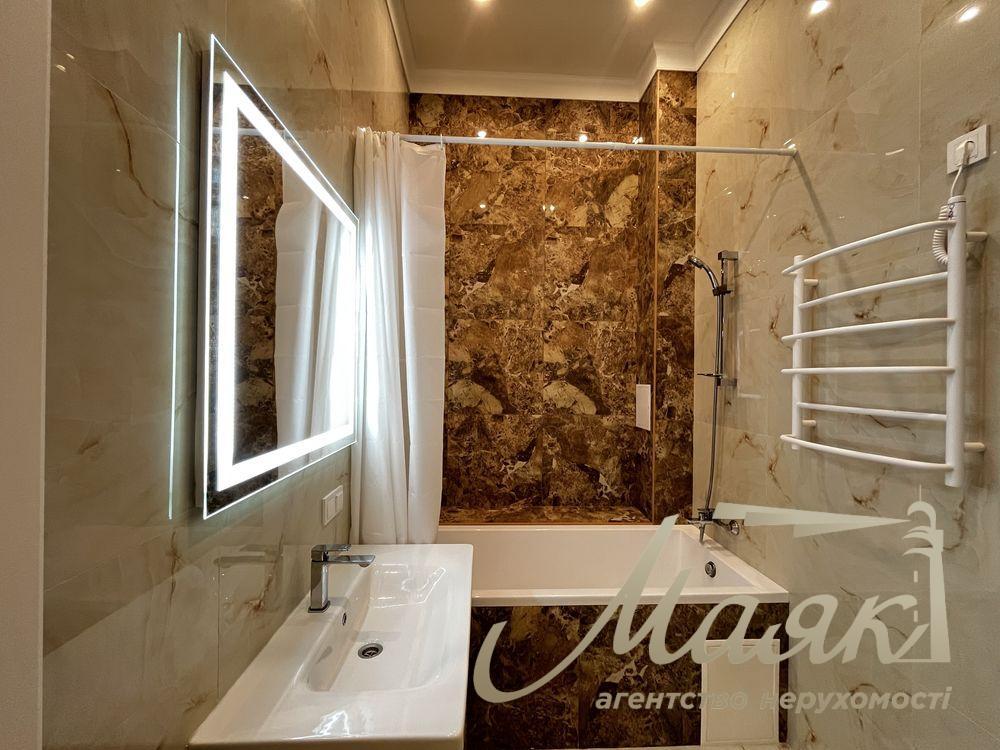 Rent 3-room apartment in the royal house, Tarasovskaya str. 8