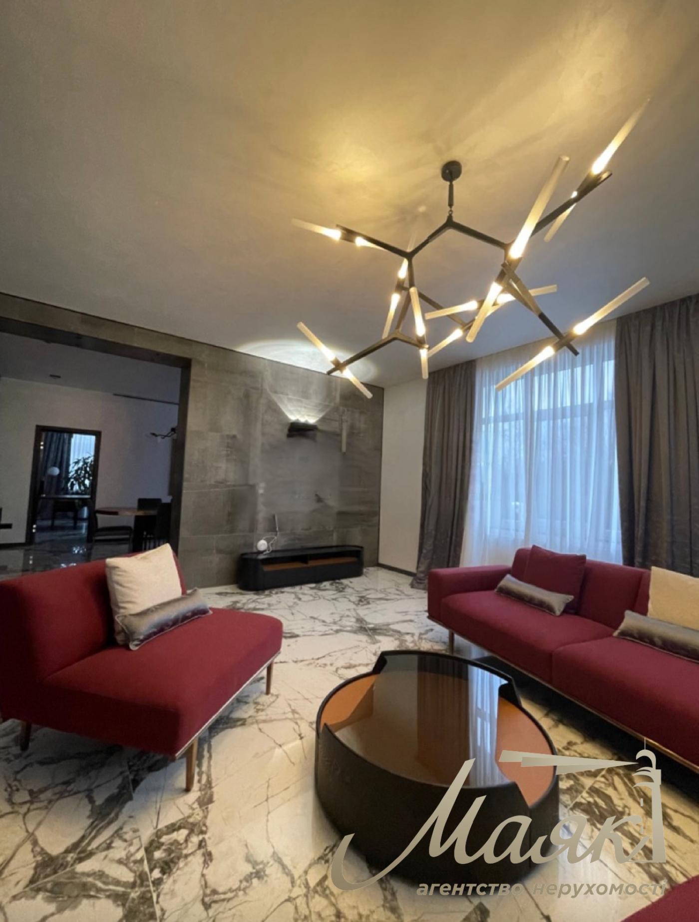 Продажа дома 400м2 в с.Плюты