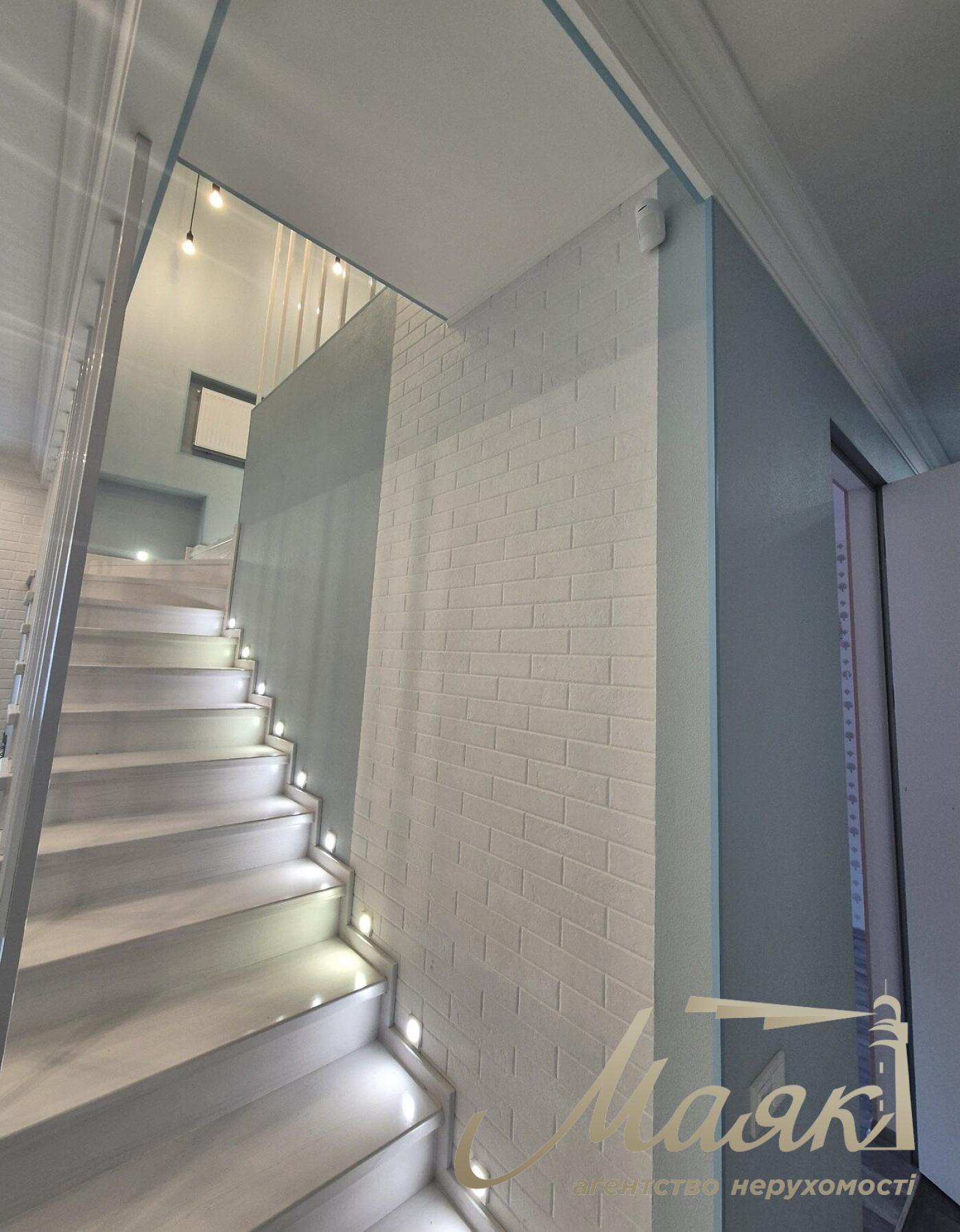 Rent duplex 3-bedroom apartment 150m2 Residential Complex Podol Grad str. Degtyarnaya 7