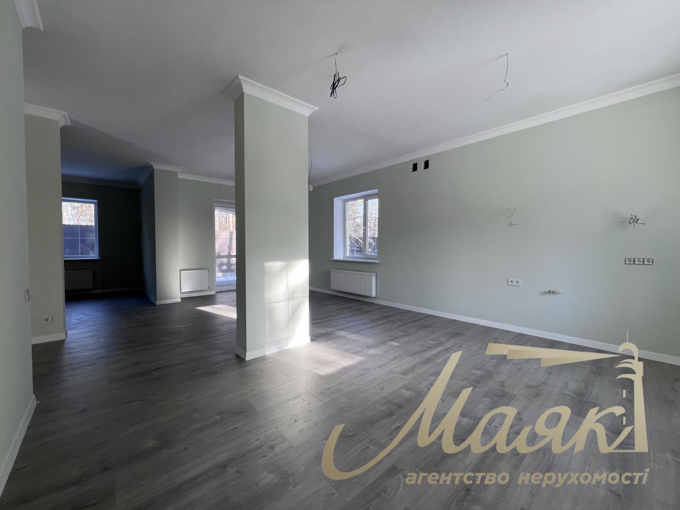 Продаж будинку в закритому КМ AlpenPark серед лісу