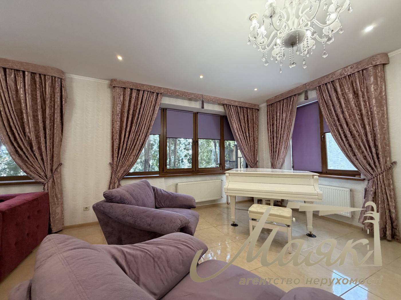 Rent 2-storey house 220m2 in. Ivankovici/Kruglyk, KG "Maetok"