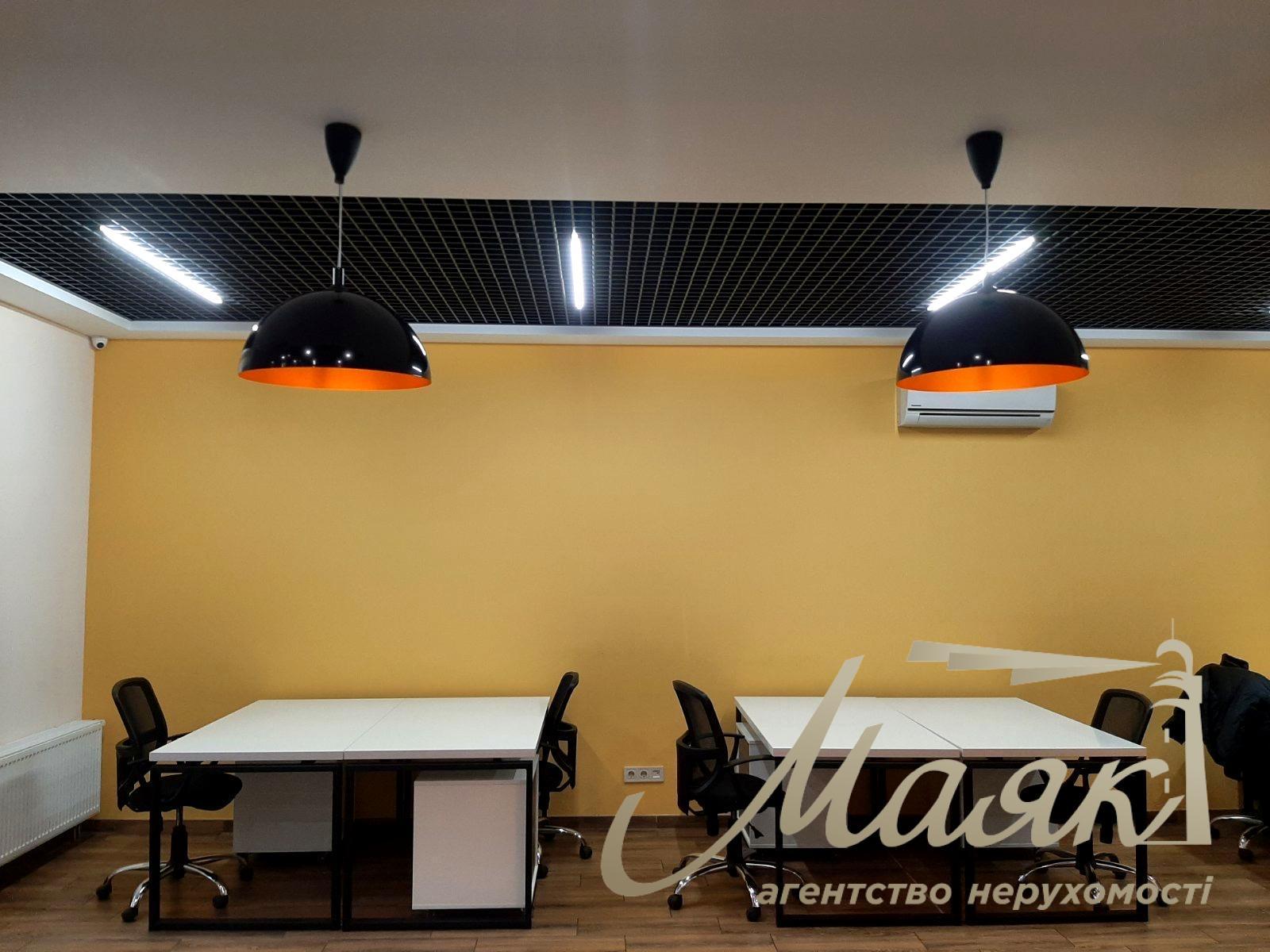 Rent office 65m2 on Konovaltsa street 36-e, Pechersk district.