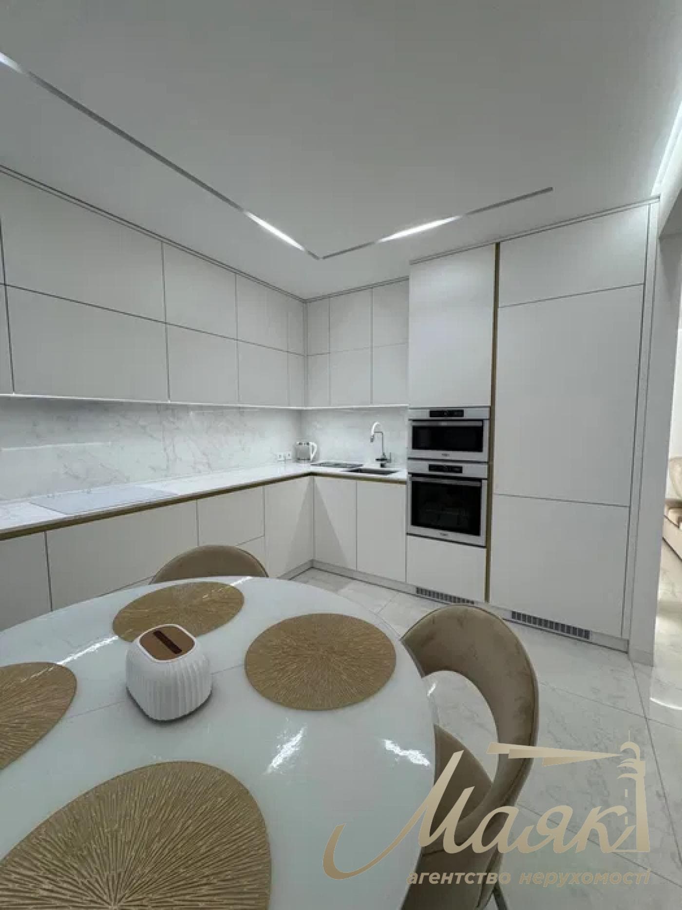 Rent 3k apartment in LCD Barvinok, Dniprovsky district, invertor