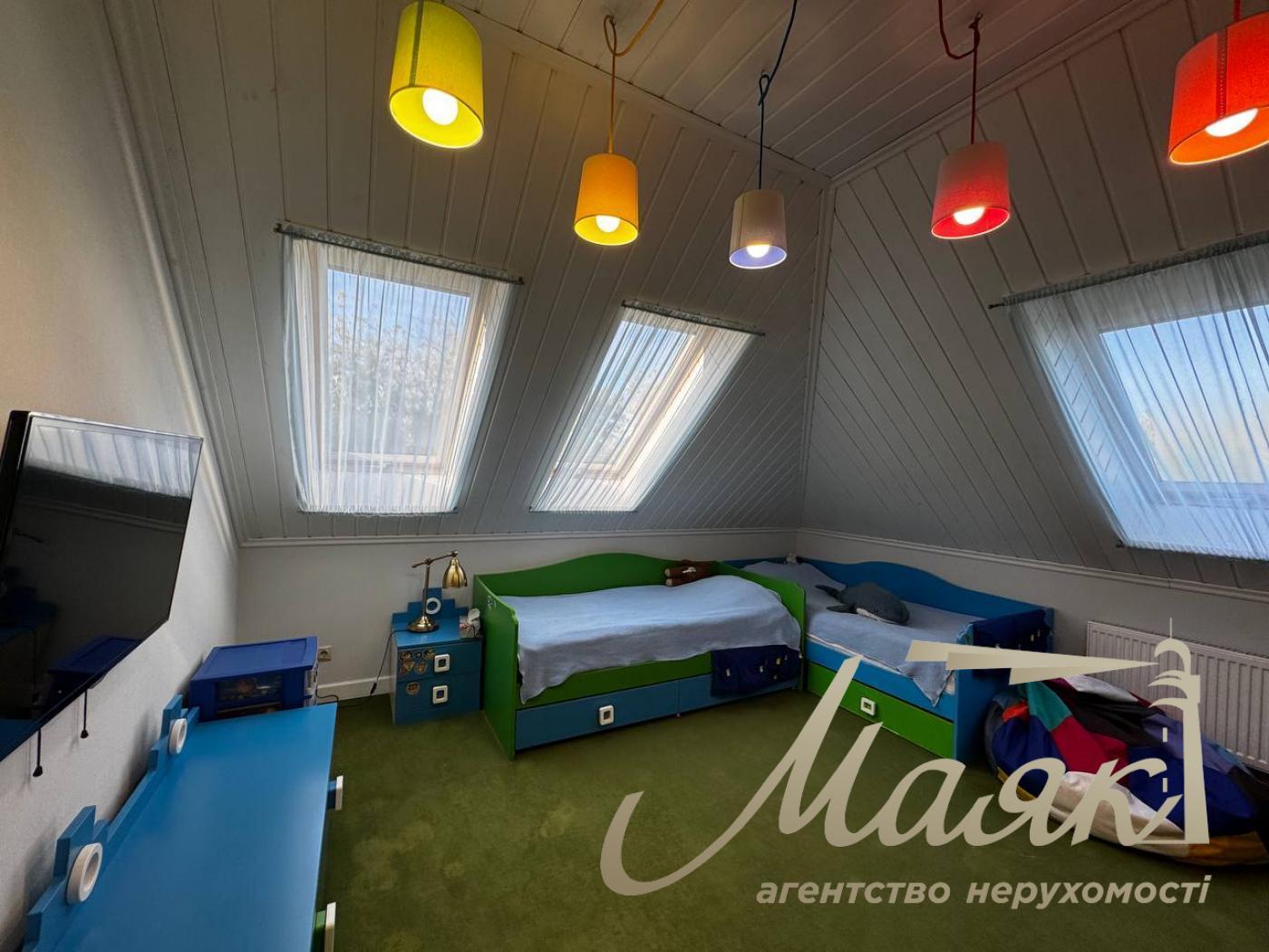 Продаж будинку на Русанівських садах у КМ "Селікатчик", пер. 5-ий Садовий