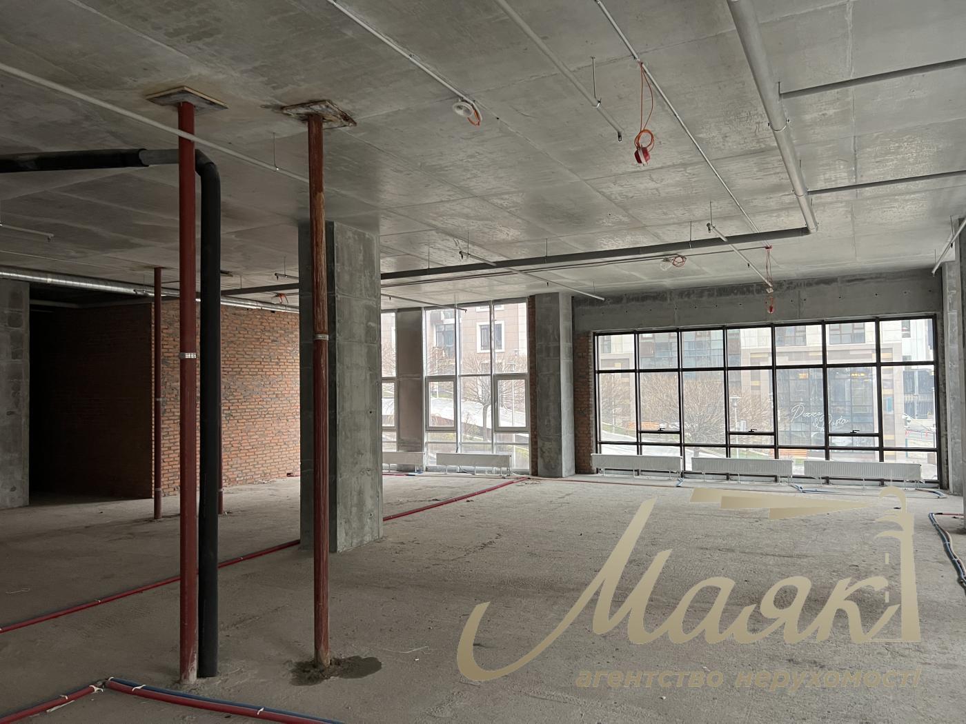 Продаж фасадного приміщення в ЖК Бульвар Фонтанів, вул Саперне Поле 3