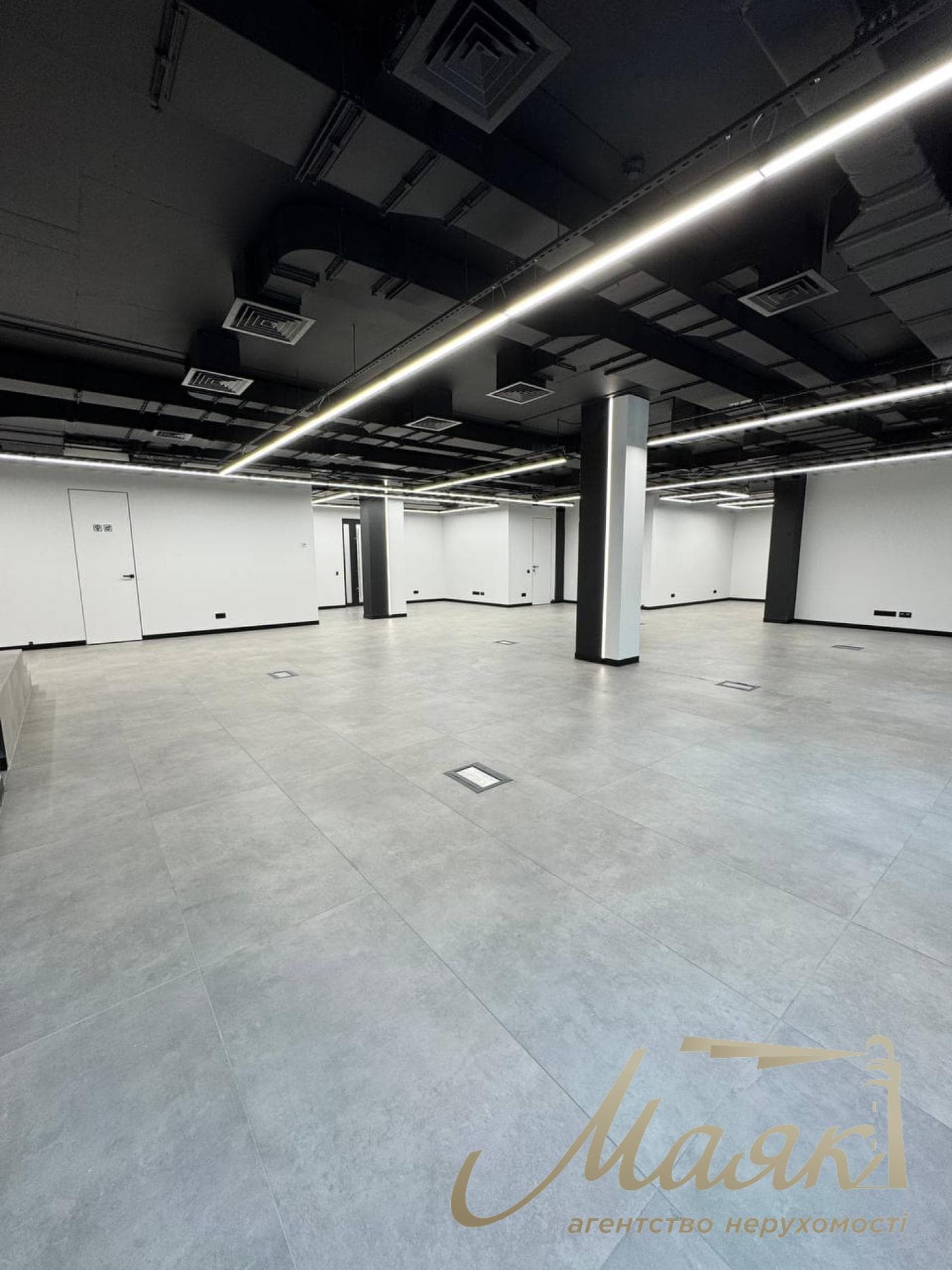 Office space for rent: 282.6 m² in the G Park Business Center, a Class A business center in the Holosiivskyi District.